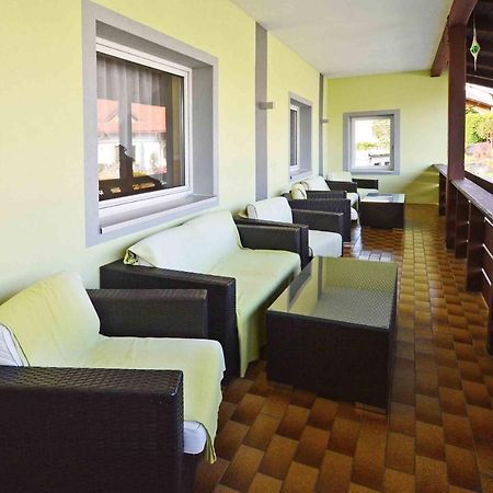 Gemuetliches Apartment In Ruhelage Villach Bagian luar foto